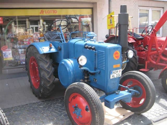 Umbau-Bulldog - Ehemaliger Lanz Glühkopf-Bulldog mit Halbdiesel-Austausch-Motor