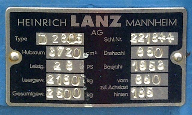 Umbau-Bulldog - Ehemaliger Lanz Glühkopf-Bulldog mit Halbdiesel-Austausch-Motor