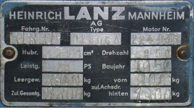 Umbau-Bulldog - Ehemaliger Lanz Glühkopf-Bulldog mit Halbdiesel-Austausch-Motor