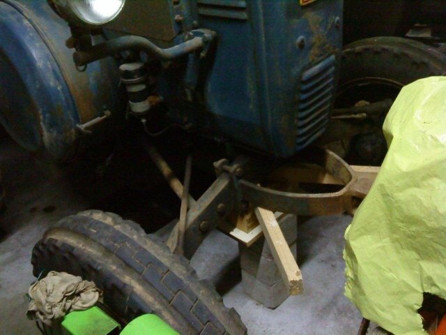 Umbau-Bulldog - Ehemaliger Lanz Glühkopf-Bulldog mit Halbdiesel-Austausch-Motor
