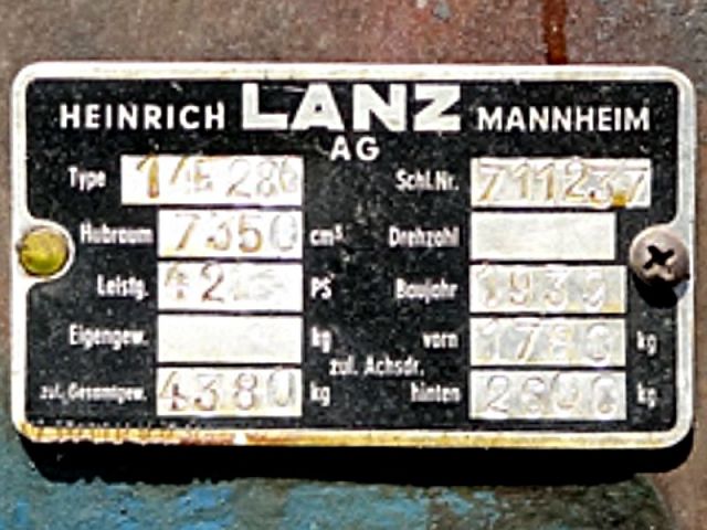 Umbau-Bulldog - Ehemaliger Lanz Glühkopf-Bulldog mit Halbdiesel-Austausch-Motor