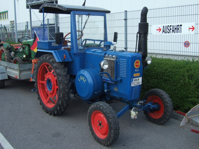 Umbau-Bulldog - Ehemaliger Lanz Glühkopf-Bulldog mit Halbdiesel-Austausch-Motor