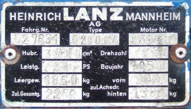 Umbau-Bulldog - Ehemaliger Lanz Glühkopf-Bulldog mit Halbdiesel-Austausch-Motor