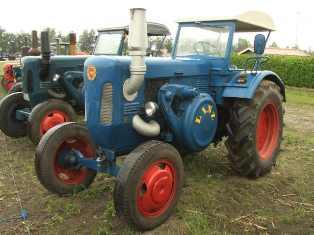 Umbau-Bulldog - Ehemaliger Lanz Glühkopf-Bulldog mit Halbdiesel-Austausch-Motor
