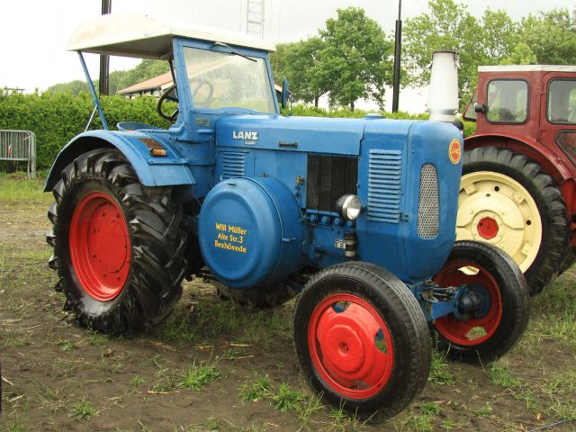Umbau-Bulldog - Ehemaliger Lanz Glühkopf-Bulldog mit Halbdiesel-Austausch-Motor