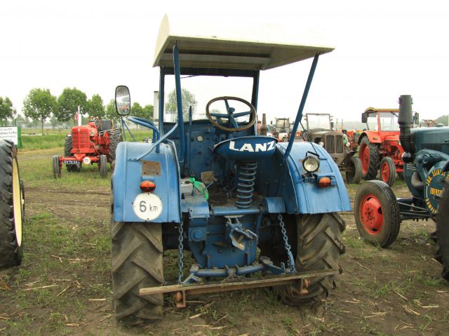 Umbau-Bulldog - Ehemaliger Lanz Glühkopf-Bulldog mit Halbdiesel-Austausch-Motor