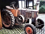 Umbau-Bulldog - Ehemaliger Lanz Glühkopf-Bulldog Type mit Halbdiesel-Austausch-Motor