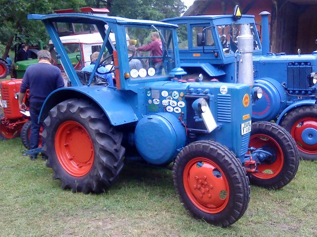 Umbau-Bulldog - Ehemaliger Lanz Glühkopf-Bulldog mit Halbdiesel-Austausch-Motor