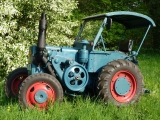Umbau-Bulldog - Ehemaliger Lanz Glühkopf-Bulldog Type mit Halbdiesel-Austausch-Motor