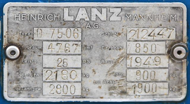 Umbau-Bulldog - Ehemaliger Lanz Glühkopf-Bulldog mit Halbdiesel-Austausch-Motor