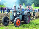 Umbau-Bulldog - Ehemaliger Lanz Glühkopf-Bulldog Type mit Halbdiesel-Austausch-Motor