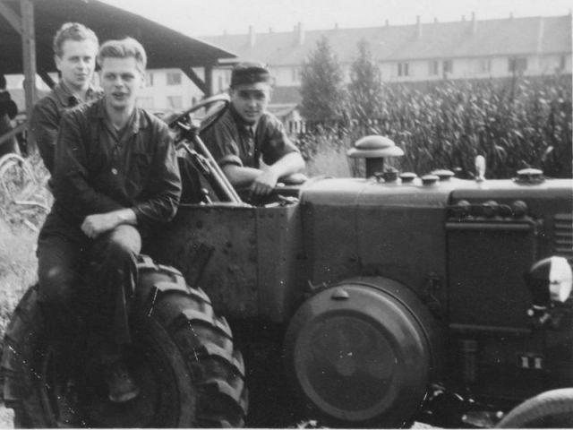 Umbau-Bulldog - Ehemaliger Lanz Glühkopf-Bulldog mit Halbdiesel-Austausch-Motor