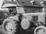 Umbau-Bulldog - Ehemaliger Lanz Glühkopf-Bulldog Type mit Halbdiesel-Austausch-Motor