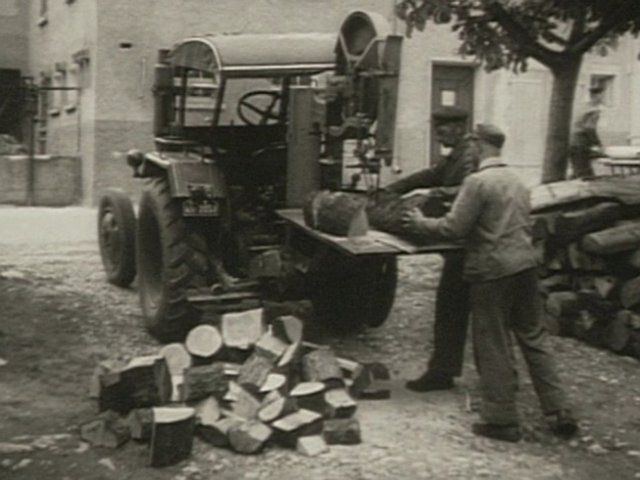 Umbau-Bulldog - Ehemaliger Lanz Glühkopf-Bulldog mit Halbdiesel-Austausch-Motor