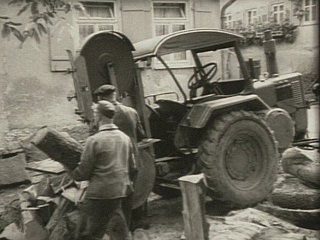 Umbau-Bulldog - Ehemaliger Lanz Glühkopf-Bulldog mit Halbdiesel-Austausch-Motor
