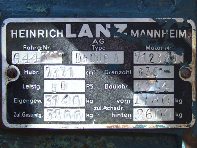 Umbau-Bulldog - Ehemaliger Lanz Glühkopf-Bulldog mit Halbdiesel-Austausch-Motor
