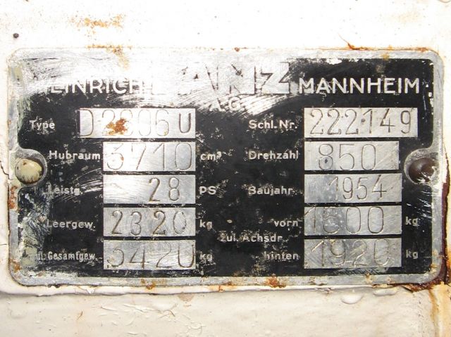 Umbau-Bulldog - Ehemaliger Lanz Glühkopf-Bulldog mit Halbdiesel-Austausch-Motor