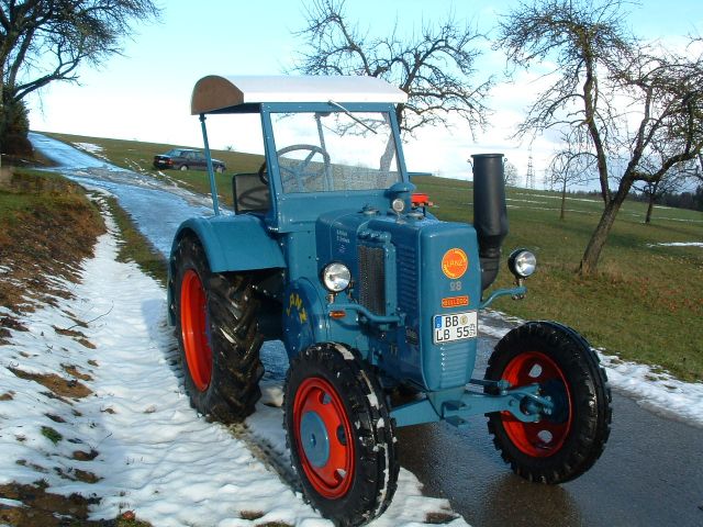 Umbau-Bulldog - Ehemaliger Lanz Glühkopf-Bulldog mit Halbdiesel-Austausch-Motor
