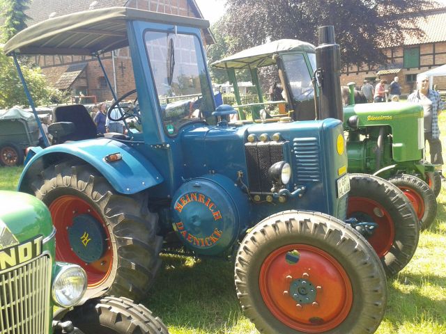 Umbau-Bulldog - Ehemaliger Lanz Glühkopf-Bulldog mit Halbdiesel-Austausch-Motor