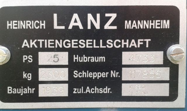 Umbau-Bulldog - Ehemaliger Lanz Glühkopf-Bulldog mit Halbdiesel-Austausch-Motor