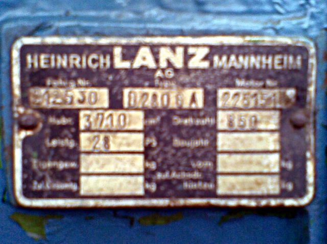 Umbau-Bulldog - Ehemaliger Lanz Glühkopf-Bulldog mit Halbdiesel-Austausch-Motor