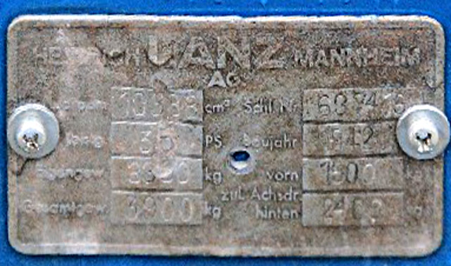 Umbau-Bulldog - Ehemaliger Lanz Glühkopf-Bulldog mit Halbdiesel-Austausch-Motor