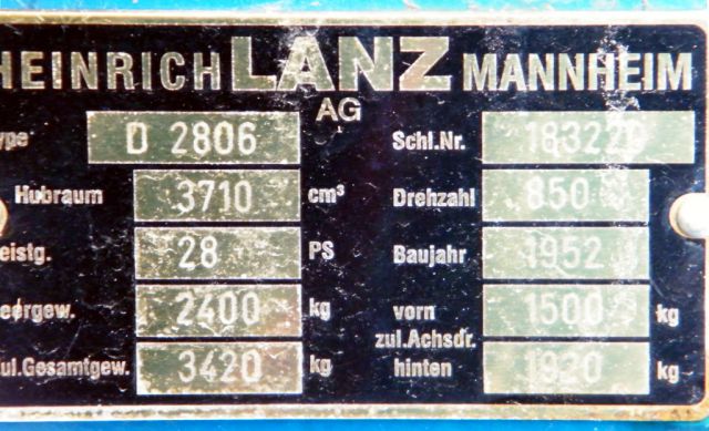 Umbau-Bulldog - Ehemaliger Lanz Glühkopf-Bulldog mit Halbdiesel-Austausch-Motor
