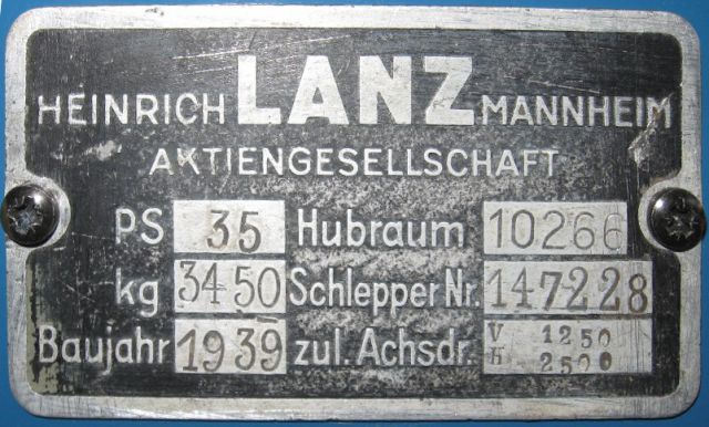 Umbau-Bulldog - Ehemaliger Lanz Glühkopf-Bulldog mit Halbdiesel-Austausch-Motor