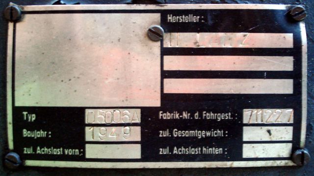 Umbau-Bulldog - Ehemaliger Lanz Glühkopf-Bulldog mit Halbdiesel-Austausch-Motor