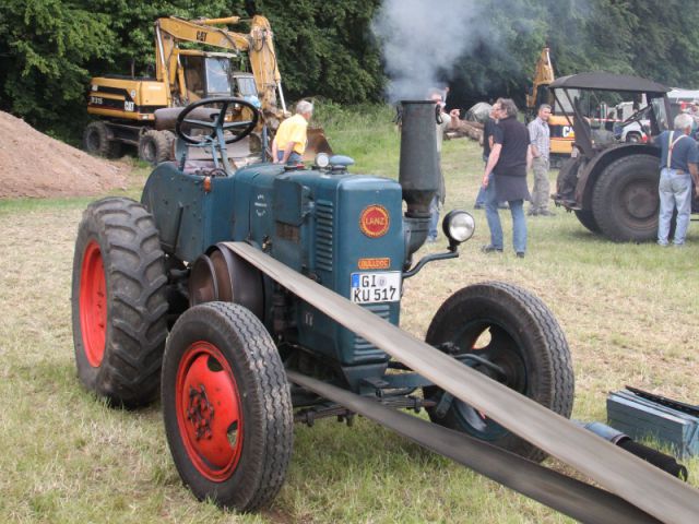 Umbau-Bulldog - Ehemaliger Lanz Glühkopf-Bulldog mit Halbdiesel-Austausch-Motor