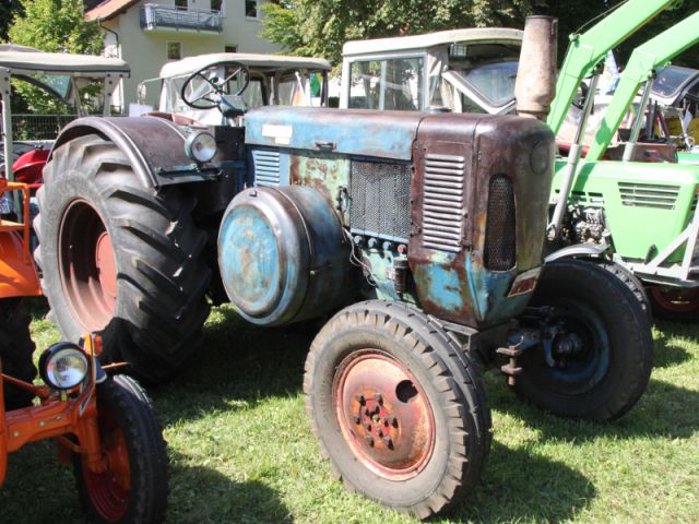 Umbau-Bulldog - Ehemaliger Lanz Glühkopf-Bulldog mit Halbdiesel-Austausch-Motor