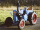Umbau-Bulldog - Ehemaliger Lanz Glühkopf-Bulldog Type mit Halbdiesel-Austausch-Motor