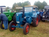 Umbau-Bulldog - Ehemaliger Lanz Glühkopf-Bulldog Type mit Halbdiesel-Austausch-Motor