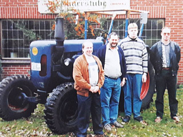 Umbau-Bulldog - Ehemaliger Lanz Glühkopf-Bulldog mit Halbdiesel-Austausch-Motor