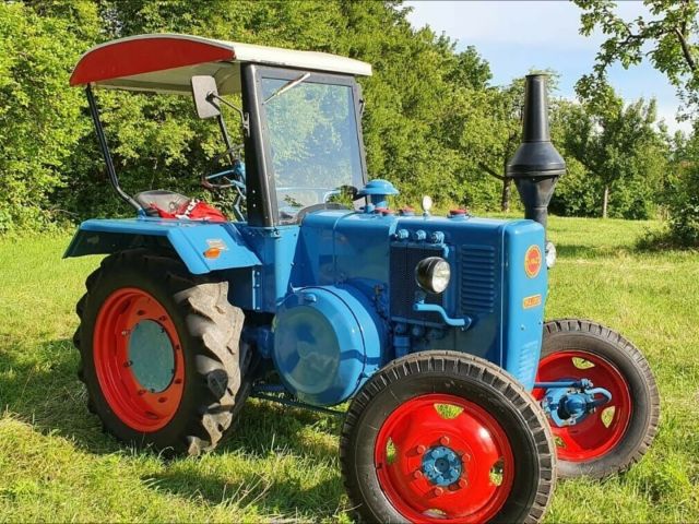 Umbau-Bulldog - Ehemaliger Lanz Glühkopf-Bulldog mit Halbdiesel-Austausch-Motor