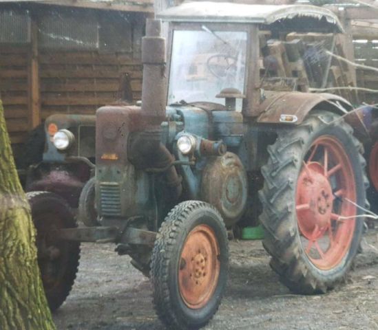 Umbau-Bulldog - Ehemaliger Lanz Glühkopf-Bulldog mit Halbdiesel-Austausch-Motor