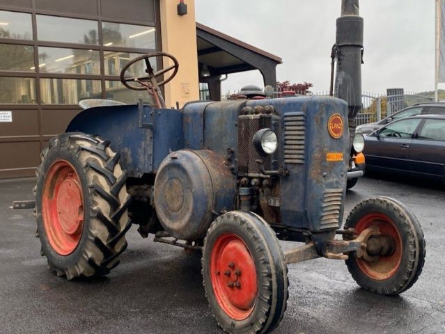 Umbau-Bulldog - Ehemaliger Lanz Glühkopf-Bulldog mit Halbdiesel-Austausch-Motor