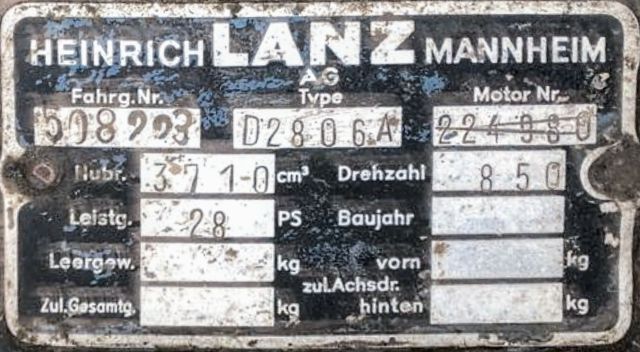 Umbau-Bulldog - Ehemaliger Lanz Glühkopf-Bulldog mit Halbdiesel-Austausch-Motor