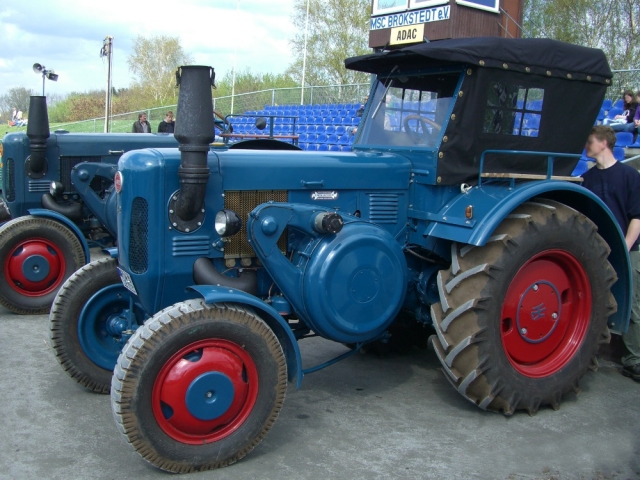 Umbau-Bulldog - Ehemaliger Lanz Glühkopf-Bulldog mit Halbdiesel-Austausch-Motor