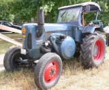 Umbau-Bulldog - Ehemaliger Lanz Glühkopf-Bulldog Type mit Halbdiesel-Austausch-Motor
