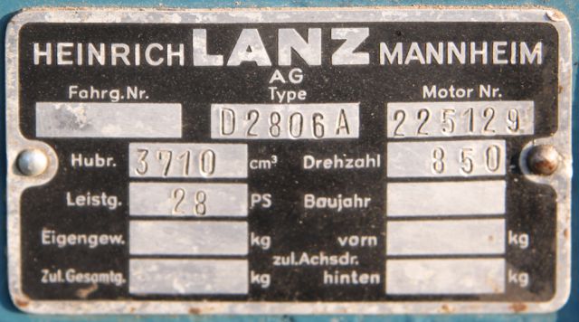 Umbau-Bulldog - Ehemaliger Lanz Glühkopf-Bulldog mit Halbdiesel-Austausch-Motor