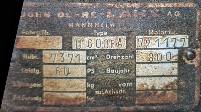 Umbau-Bulldog - Ehemaliger Lanz Glühkopf-Bulldog mit Halbdiesel-Austausch-Motor