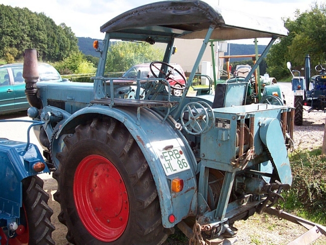 Umbau-Bulldog - Ehemaliger Lanz Glühkopf-Bulldog mit Halbdiesel-Austausch-Motor
