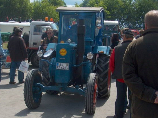 Umbau-Bulldog - Ehemaliger Lanz Glühkopf-Bulldog mit Halbdiesel-Austausch-Motor
