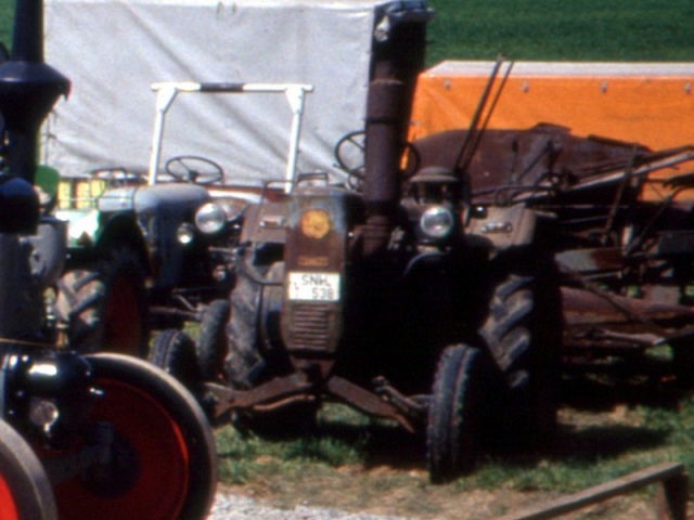 Umbau-Bulldog - Ehemaliger Lanz Glühkopf-Bulldog mit Halbdiesel-Austausch-Motor