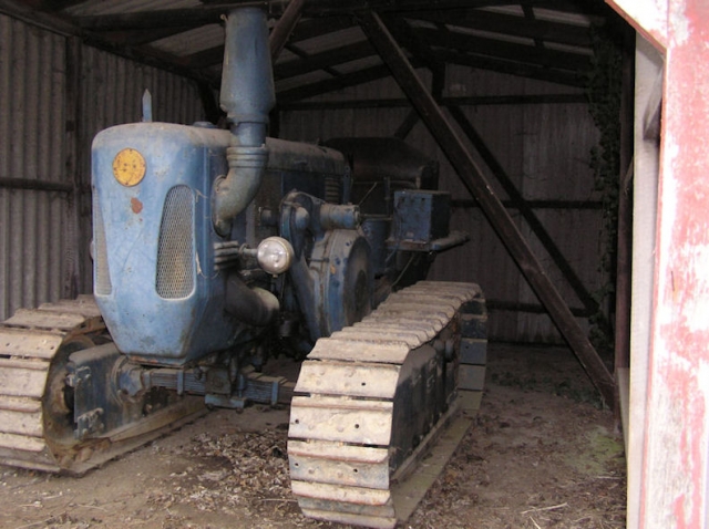 Umbau-Bulldog - Ehemaliger Lanz Glühkopf-Bulldog mit Halbdiesel-Austausch-Motor