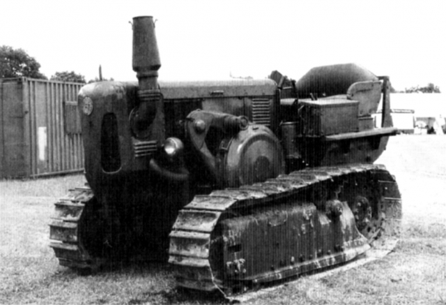 Umbau-Bulldog - Ehemaliger Lanz Glühkopf-Bulldog mit Halbdiesel-Austausch-Motor