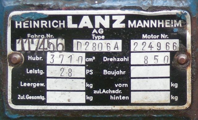 Umbau-Bulldog - Ehemaliger Lanz Glühkopf-Bulldog mit Halbdiesel-Austausch-Motor