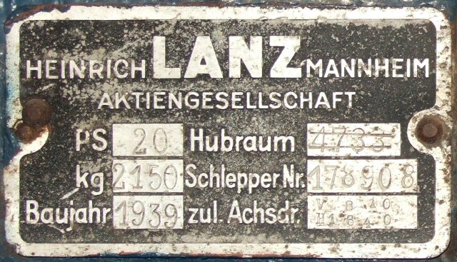 Umbau-Bulldog - Ehemaliger Lanz Glühkopf-Bulldog mit Halbdiesel-Austausch-Motor